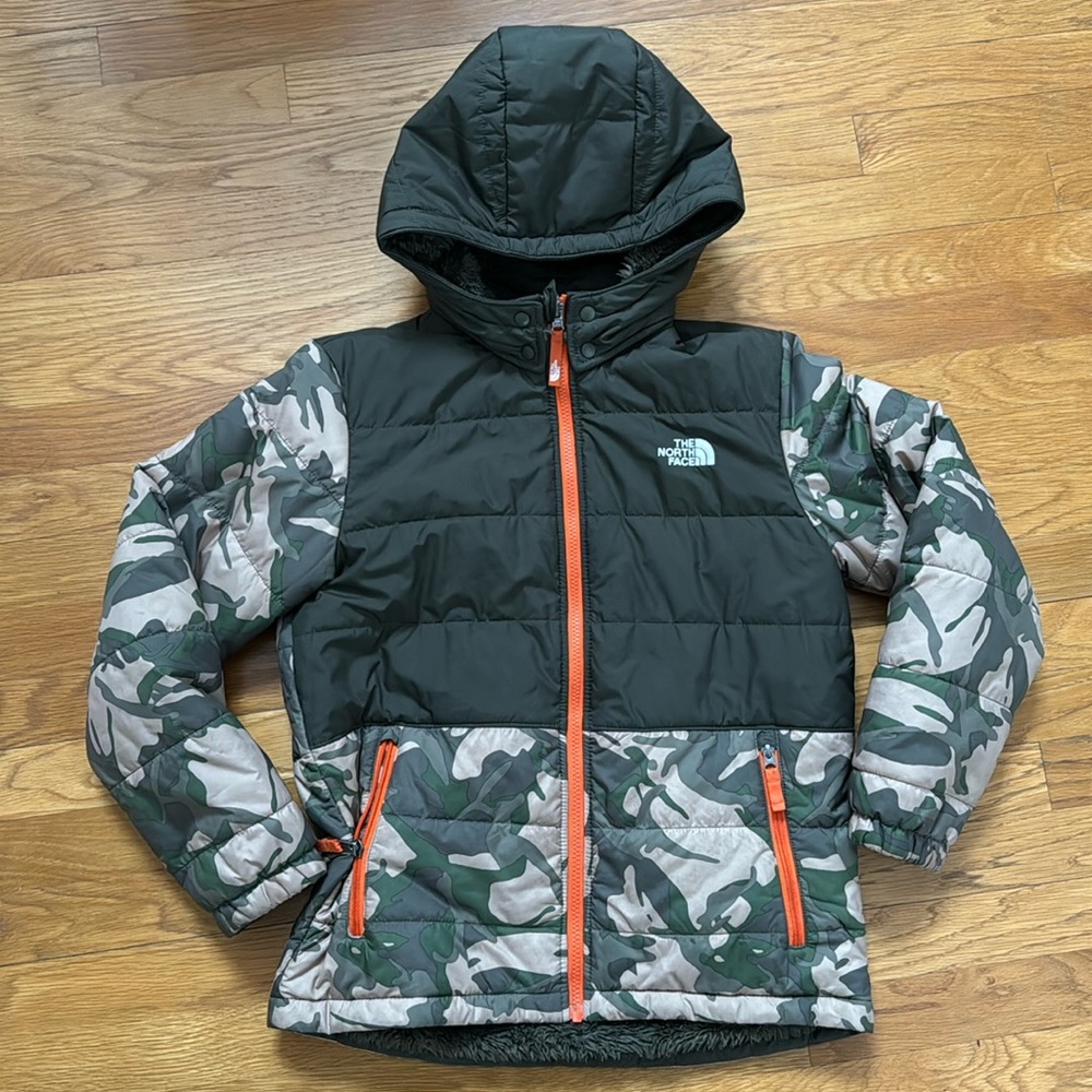 Boys The North Face size 14/15 camo puffer reversible winter jacket!